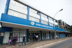 INSS devolve mais de R$ 1 bilhão a beneficiários com descontos ilegais